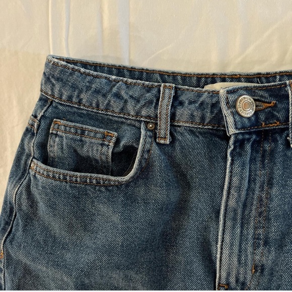 FOREVER21 HIGH WAISTED SHORTS - Picture 2 of 4